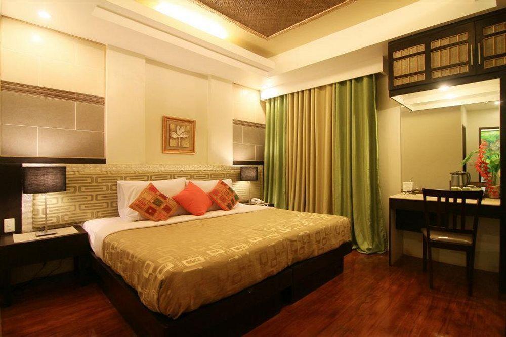 Urban Manor Hotel Roxas City Exterior photo